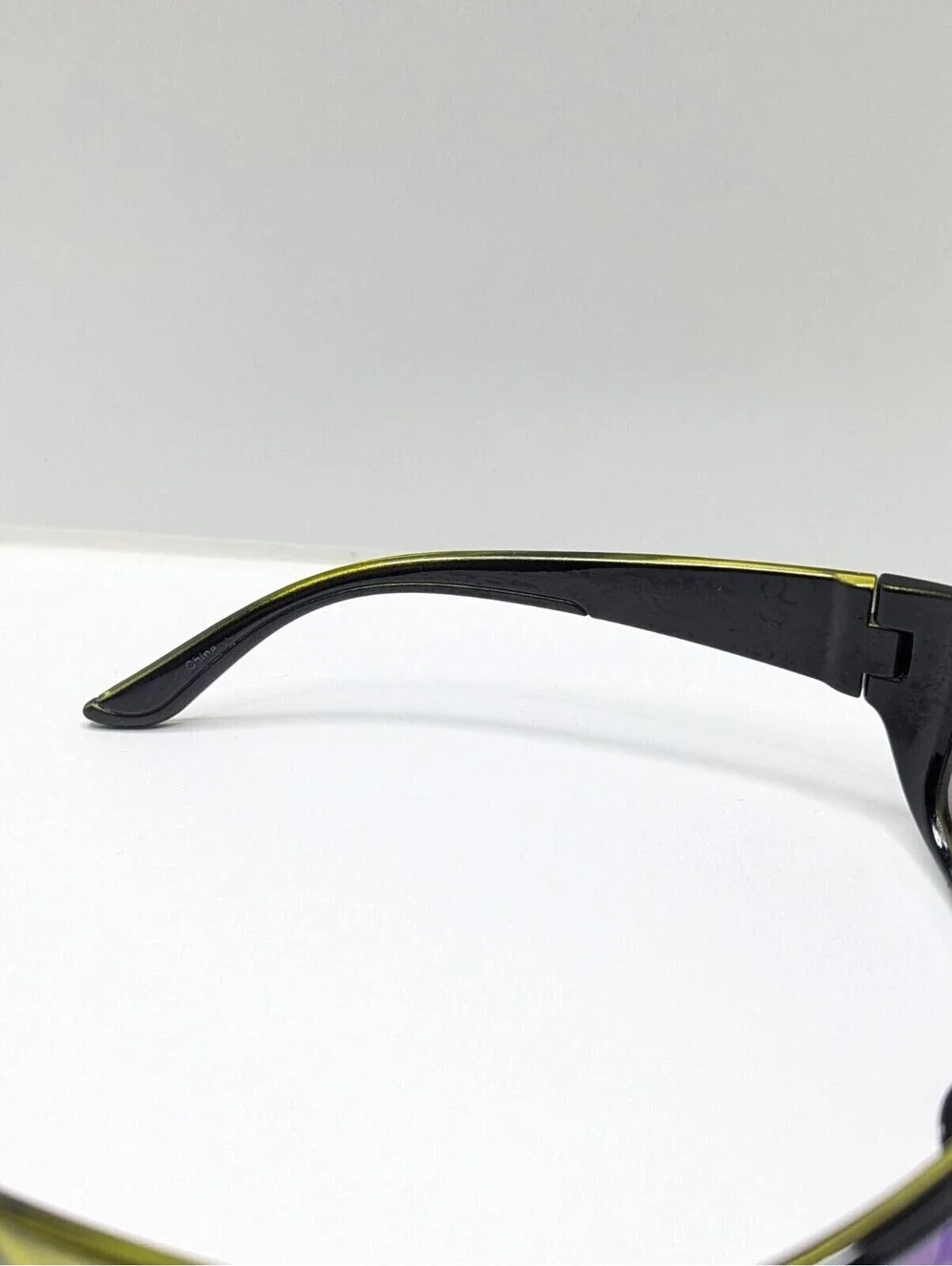 Vintage Images Sunglasses 99624 MC24 Green Wrap Bright Lenses